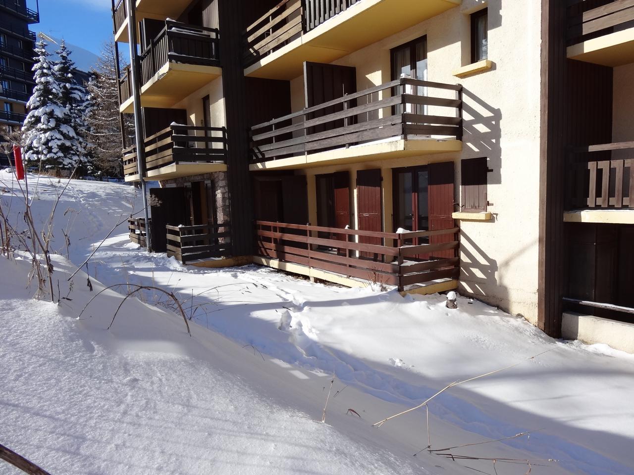 Vue extérieure du balcon de l'appartement